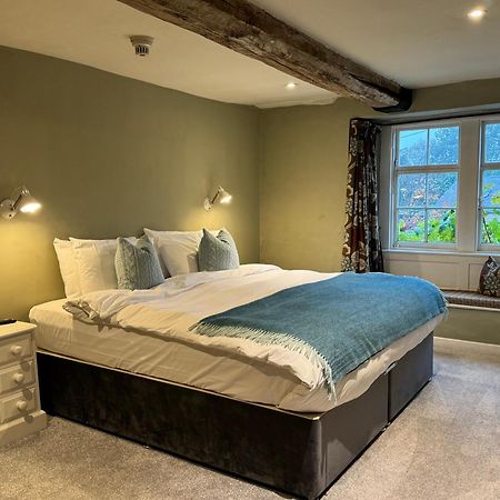 Hotel Neeld Arms Grittleton Zewnętrze zdjęcie