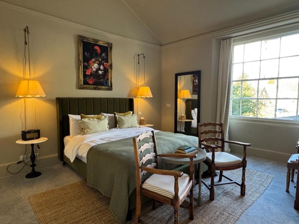 Hotel Neeld Arms Grittleton Zewnętrze zdjęcie